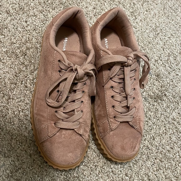 Misbehave Sneakers - Picture 3 of 6